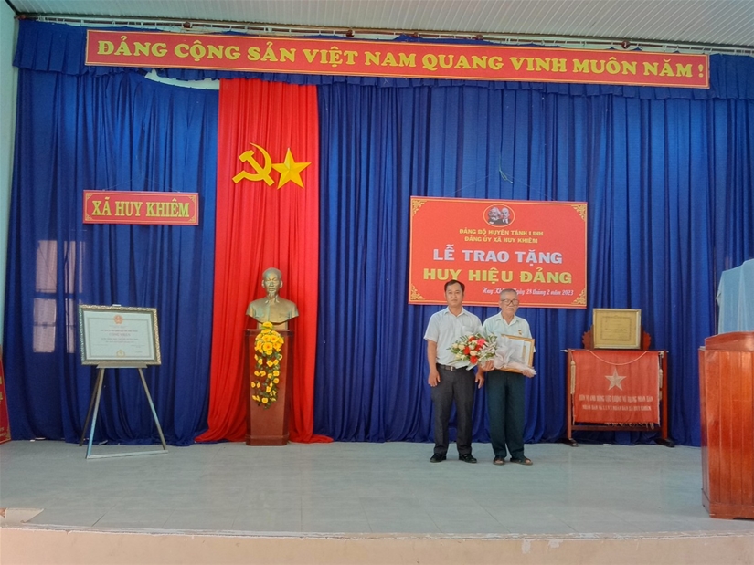 Cổng thông tin điện tử Đảng bộ Bình Thuận: Cổng thông tin điện tử Đảng bộ Bình Thuận là nguồn cảm hứng cho người dân tại địa phương và giới truyền thông trên toàn quốc. Với thông tin đầy đủ và chính xác, trang web này là một cầu nối giữa Đảng, chính quyền và người dân. Hãy truy cập và cập nhật tin tức mới nhất từ Bình Thuận.